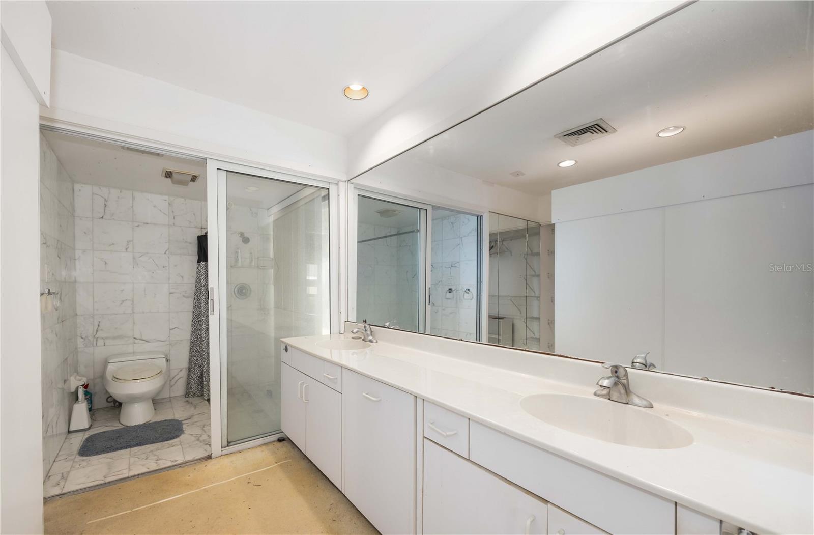 CROOKED LAKE - Residential