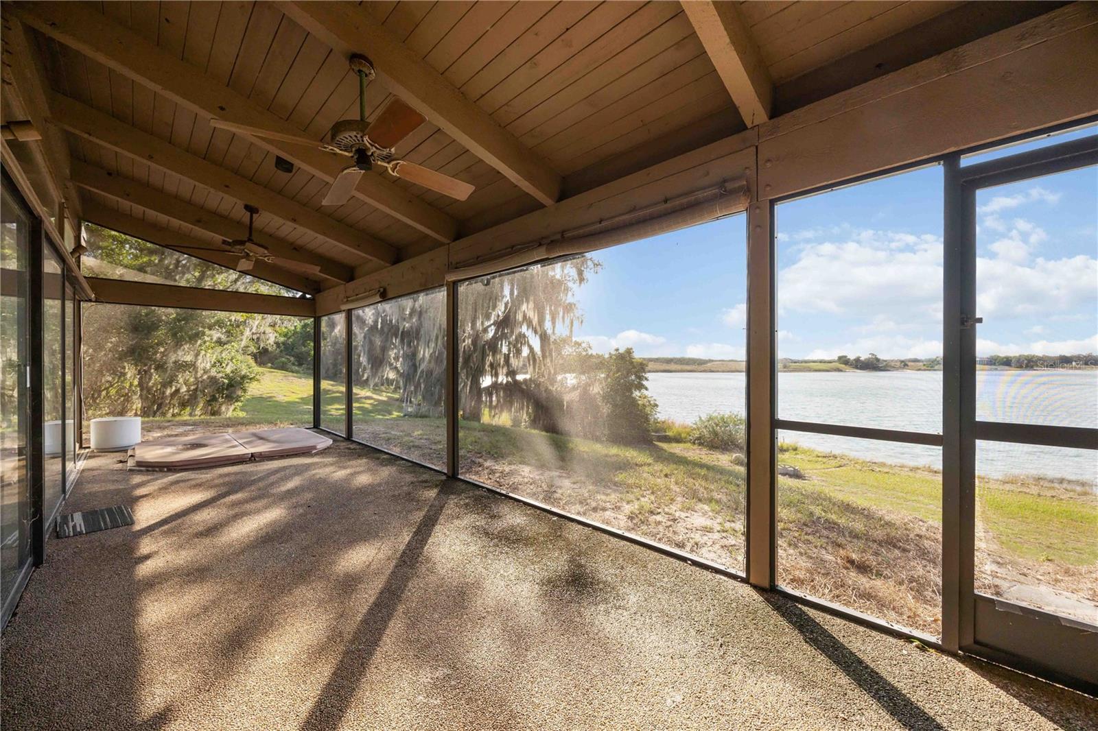 CROOKED LAKE - Residential