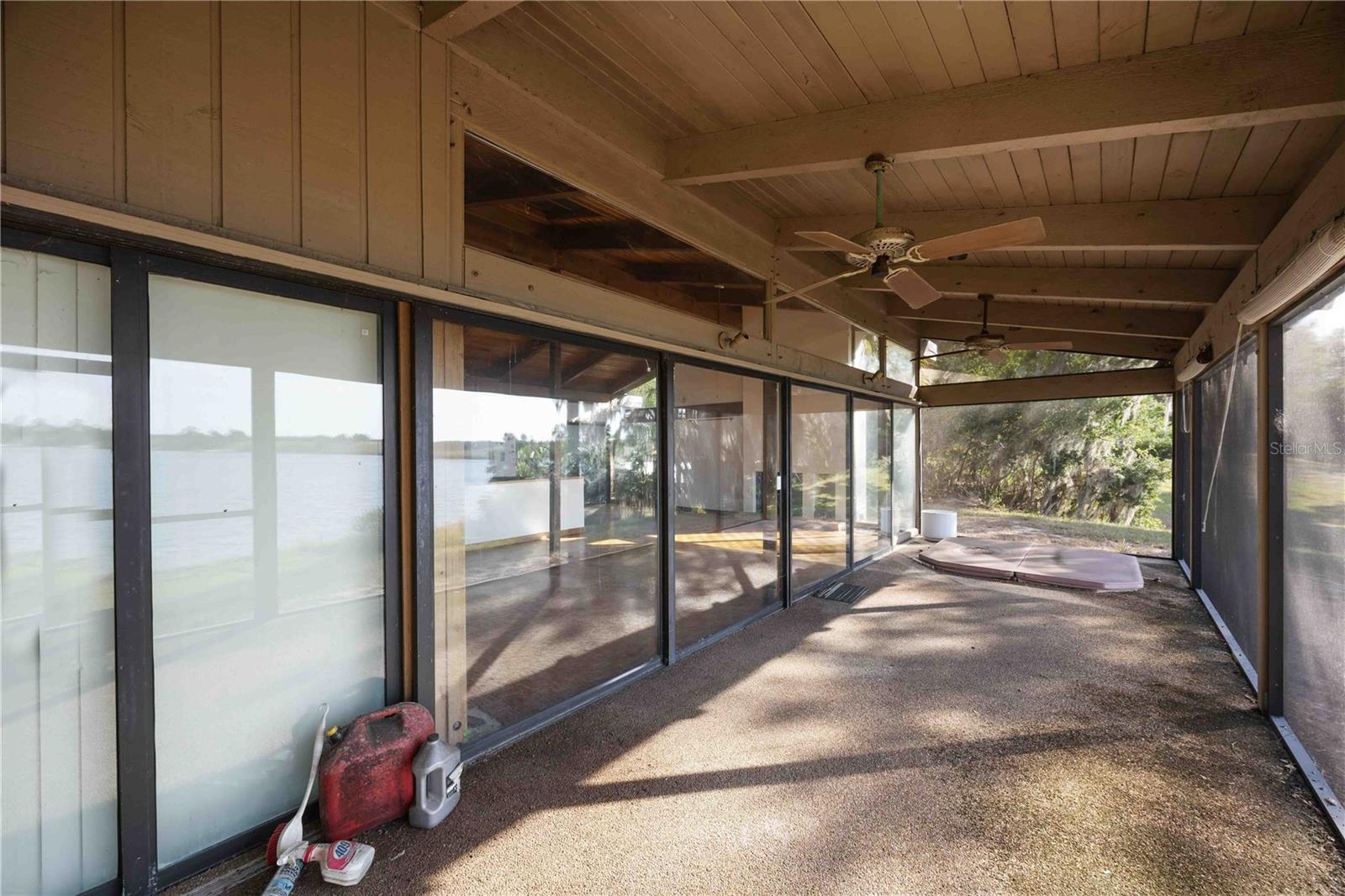 CROOKED LAKE - Residential