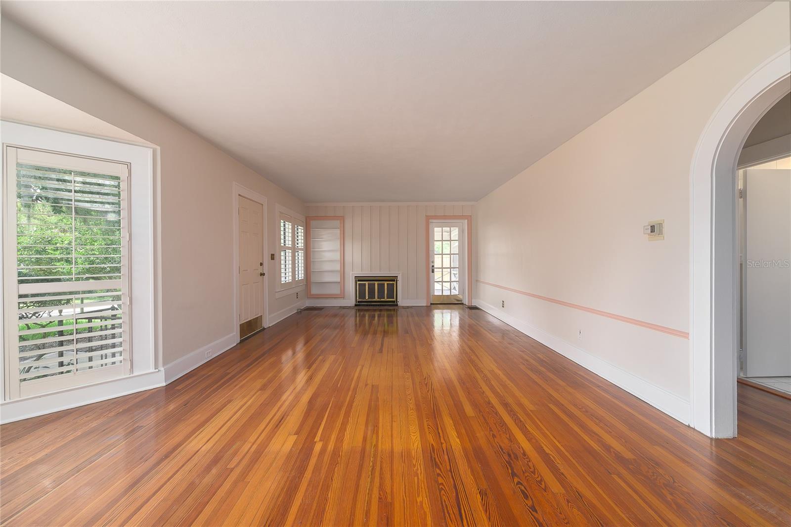 1621 SUNNYSIDE DRIVE
