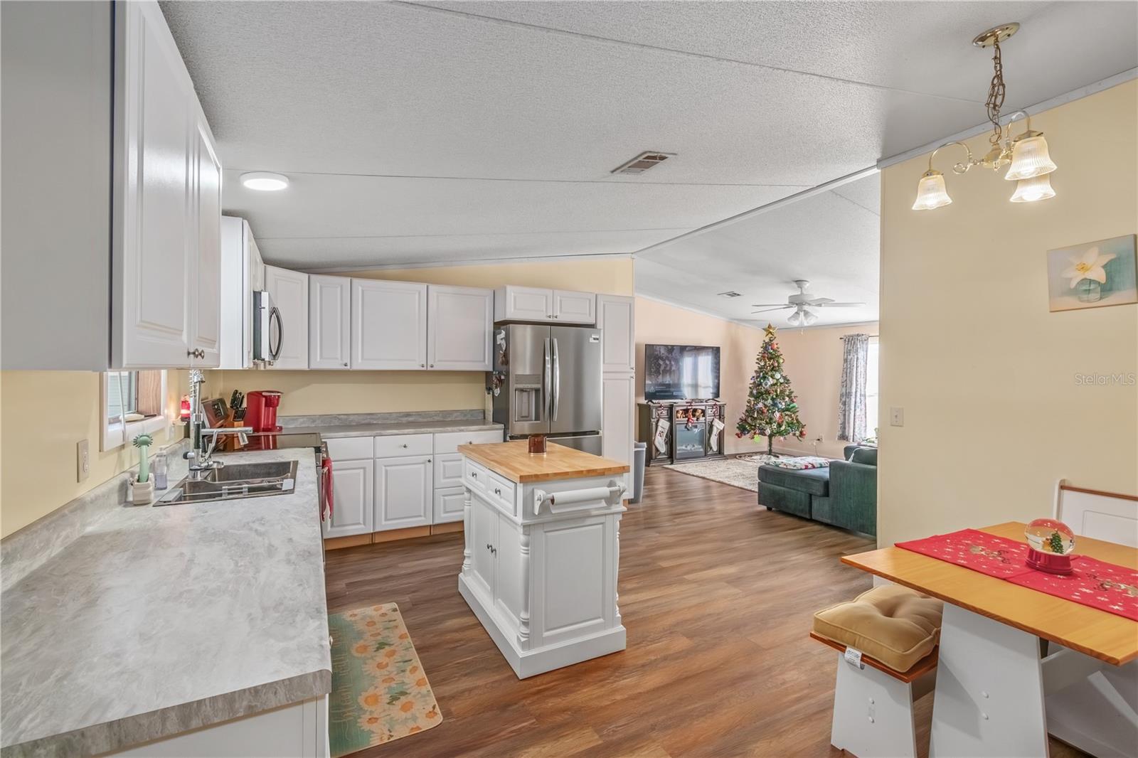 SUN COUNTRY - Residential