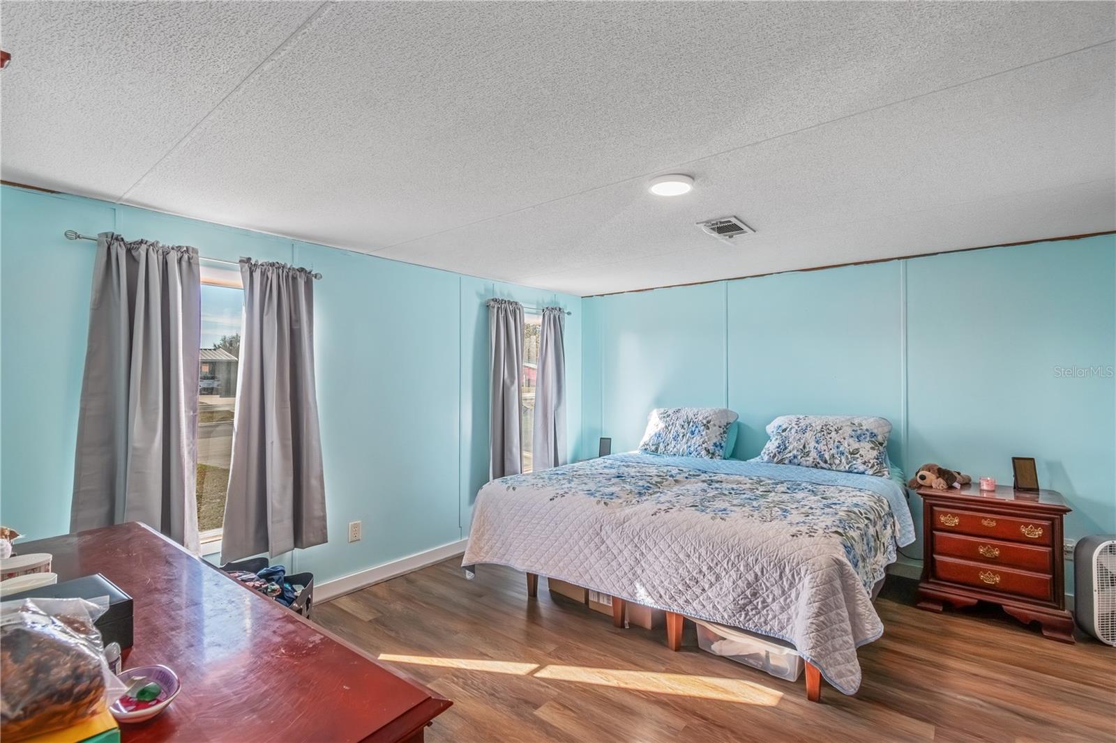 SUN COUNTRY - Residential