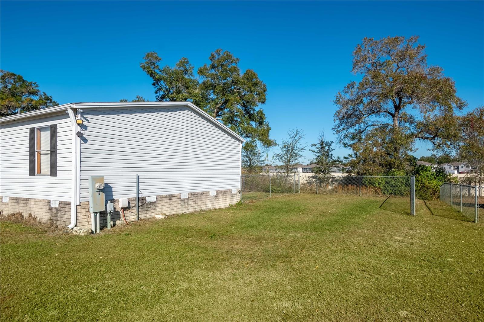 SUN COUNTRY - Residential