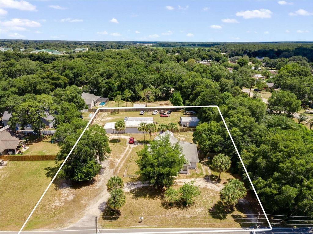 Photo of 1235 E Minnesota Avenue, Deland, FL 32724 (MLS # NS1086146)
