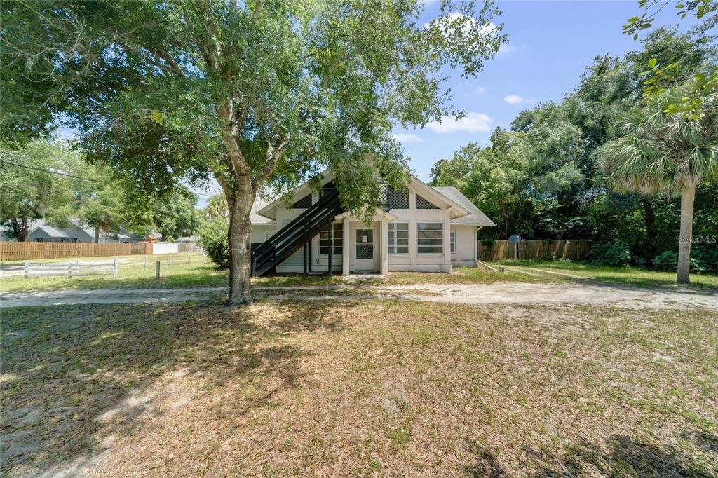 Photo of 1235 E Minnesota Avenue, Deland, FL 32724 (MLS # NS1086146)