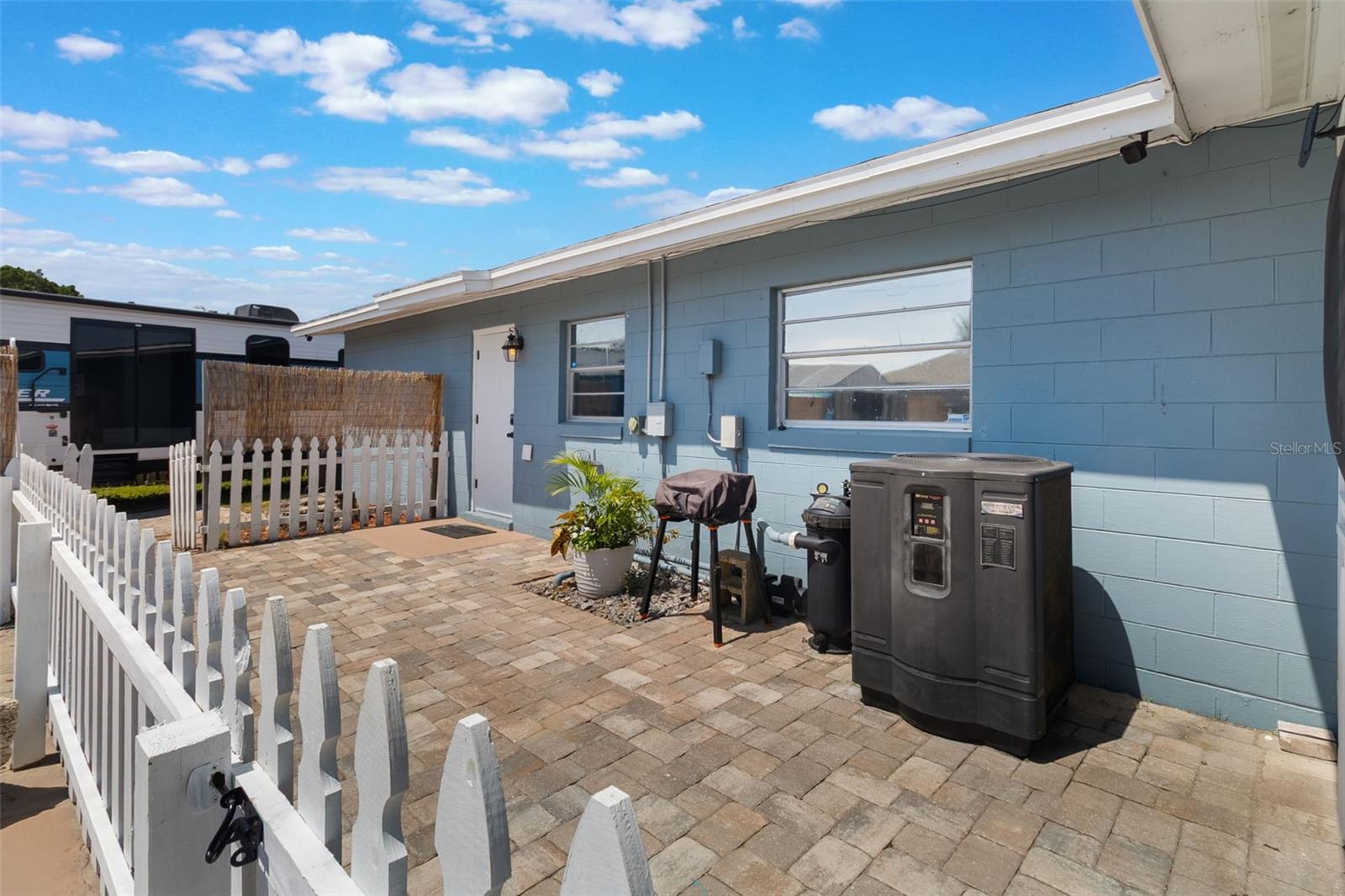 WHISPERING HILLS COUNTRY CLUB ESTATES SEC 03 - Residential