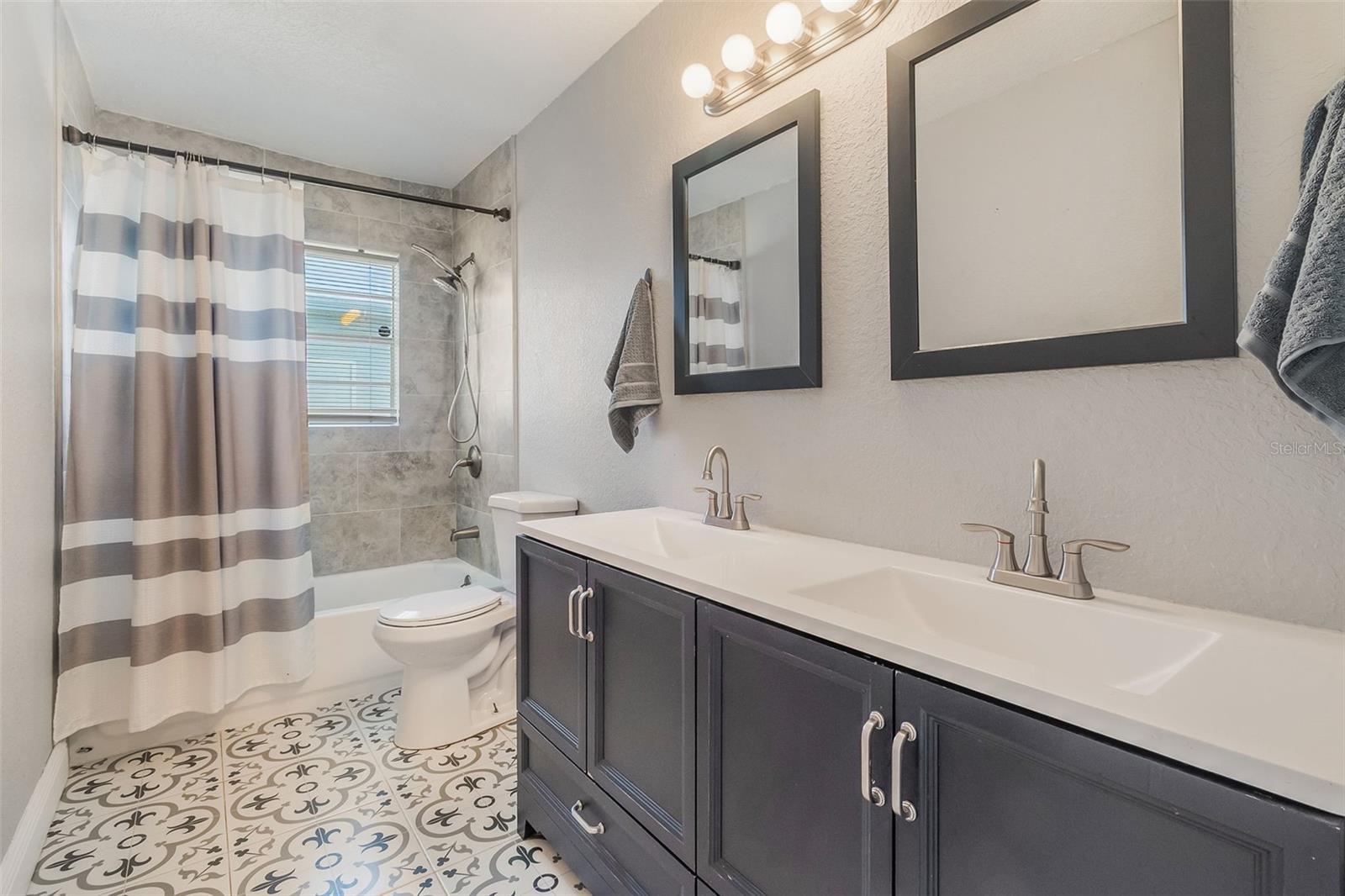 WHISPERING HILLS COUNTRY CLUB ESTATES SEC 03 - Residential