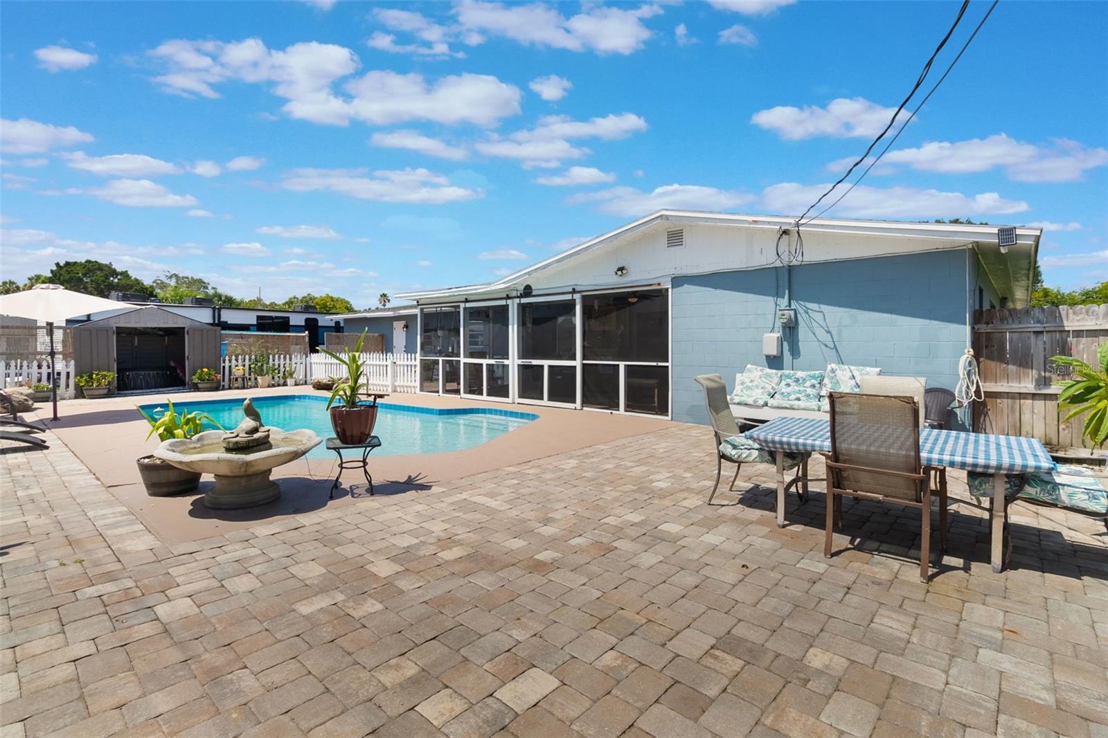 WHISPERING HILLS COUNTRY CLUB ESTATES SEC 03 - Residential