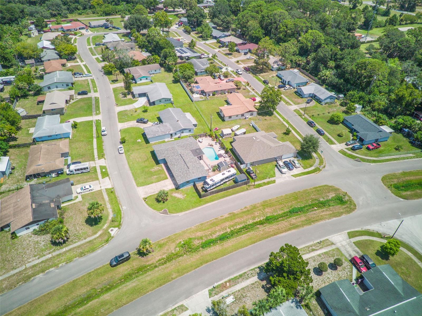 WHISPERING HILLS COUNTRY CLUB ESTATES SEC 03 - Residential