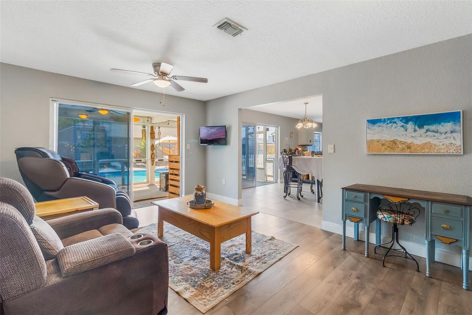 WHISPERING HILLS COUNTRY CLUB ESTATES SEC 03 - Residential