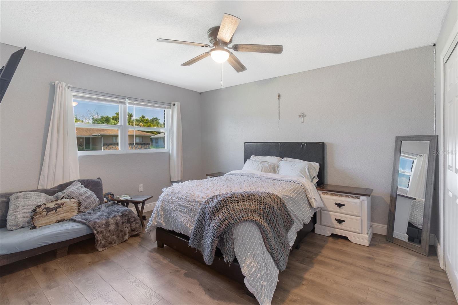 WHISPERING HILLS COUNTRY CLUB ESTATES SEC 03 - Residential