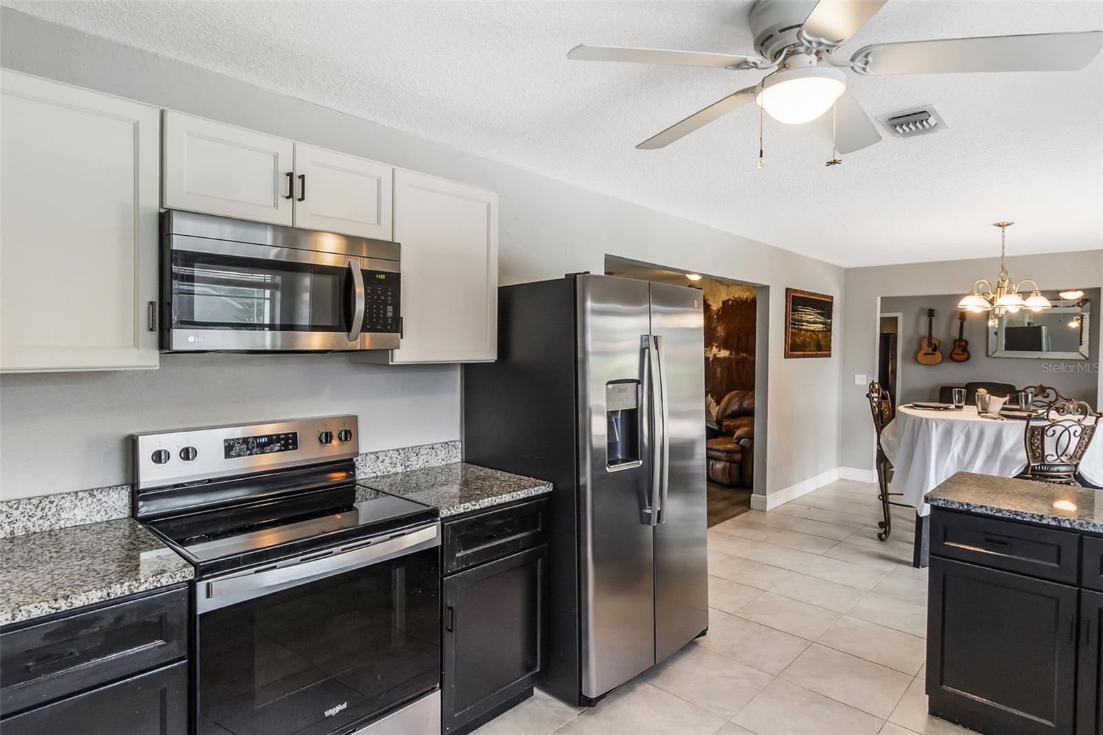 WHISPERING HILLS COUNTRY CLUB ESTATES SEC 03 - Residential