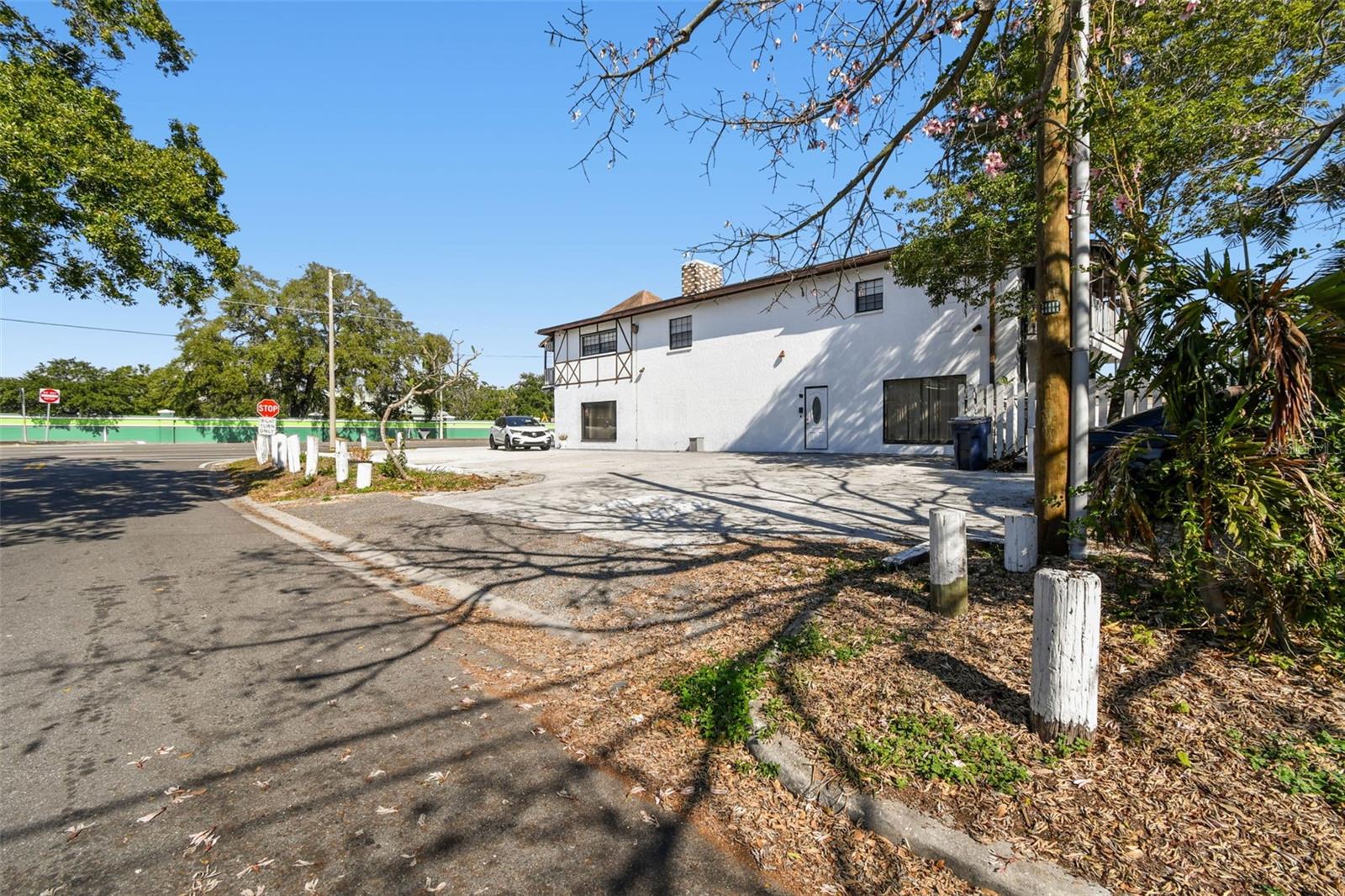 ELIZABETH COURT - Commercial Sale