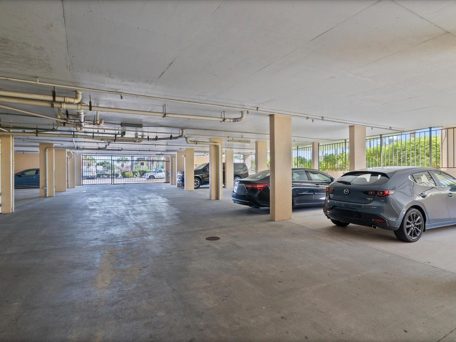 SILVER SANDS BEACH & RACQUET CLUB - Residential Lease