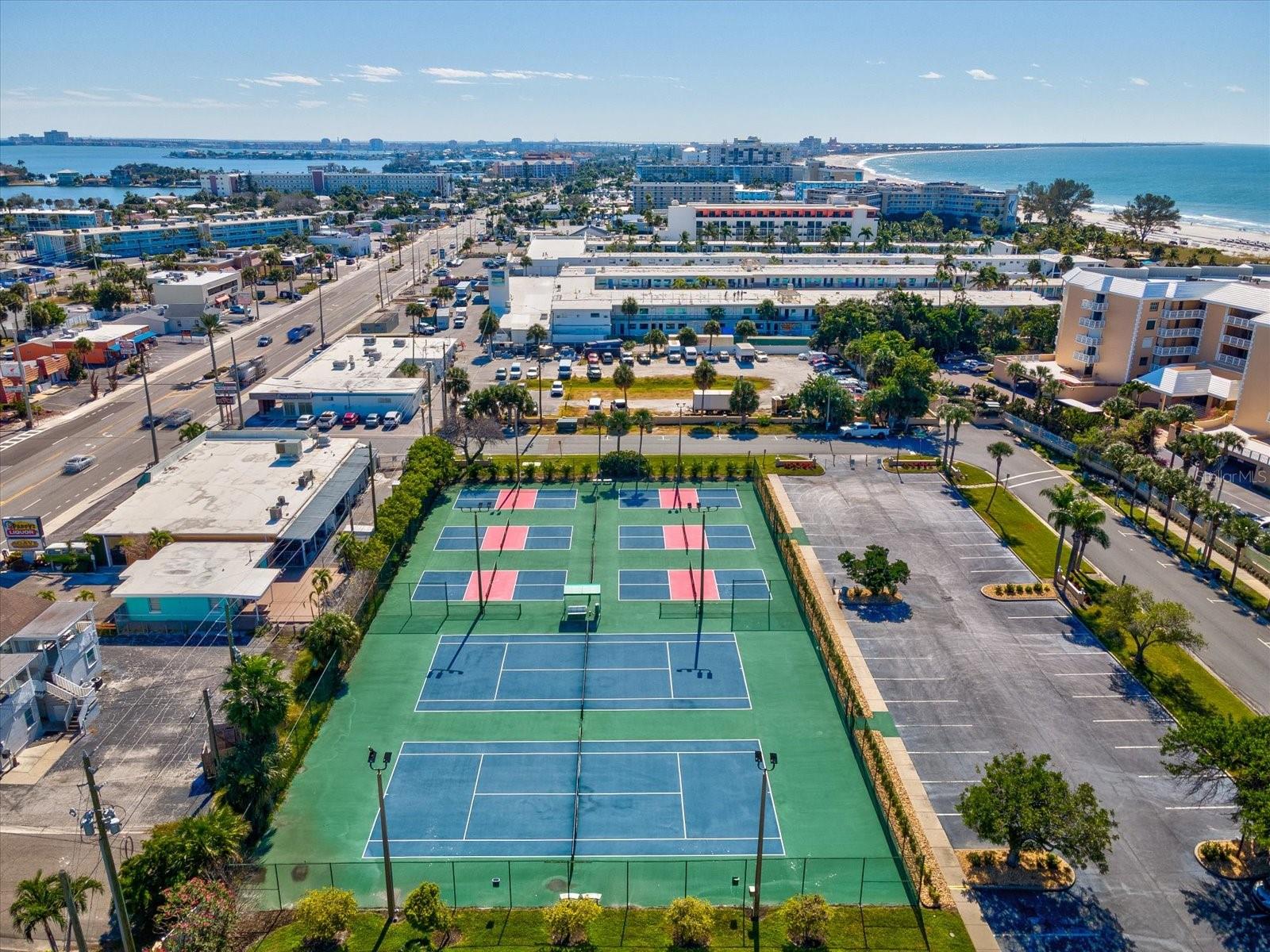 SILVER SANDS BEACH & RACQUET CLUB - Residential Lease