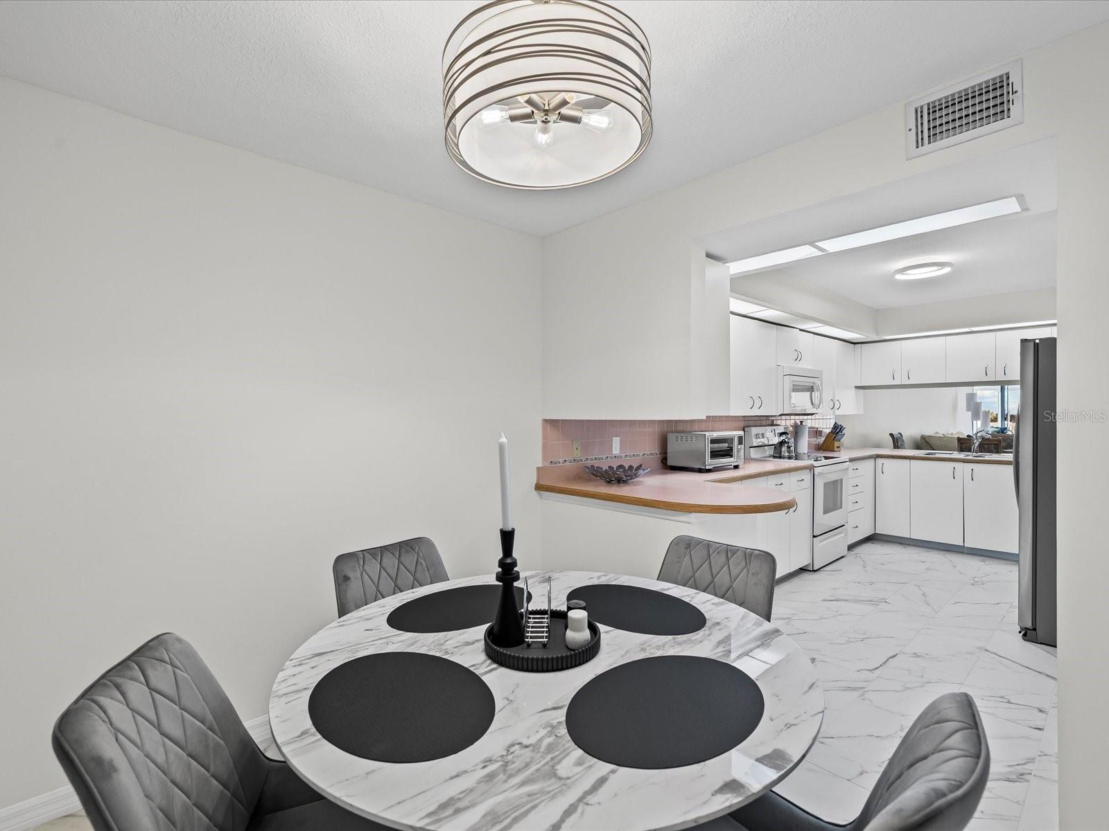 SILVER SANDS BEACH & RACQUET CLUB - Residential Lease