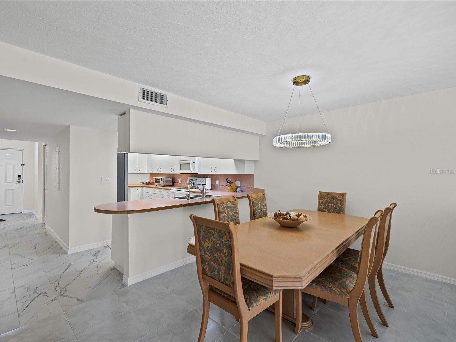 SILVER SANDS BEACH & RACQUET CLUB - Residential Lease