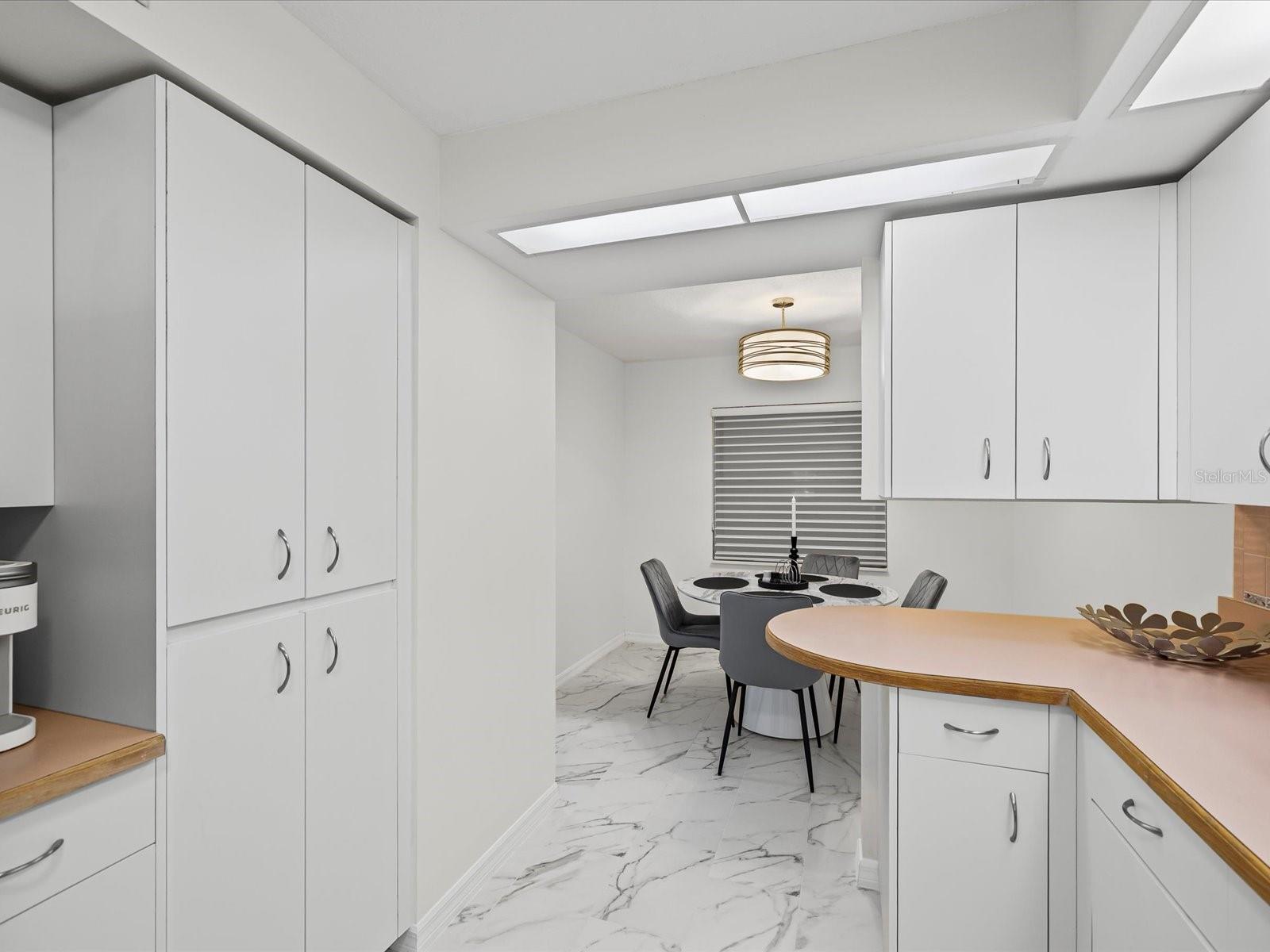 SILVER SANDS BEACH & RACQUET CLUB - Residential Lease