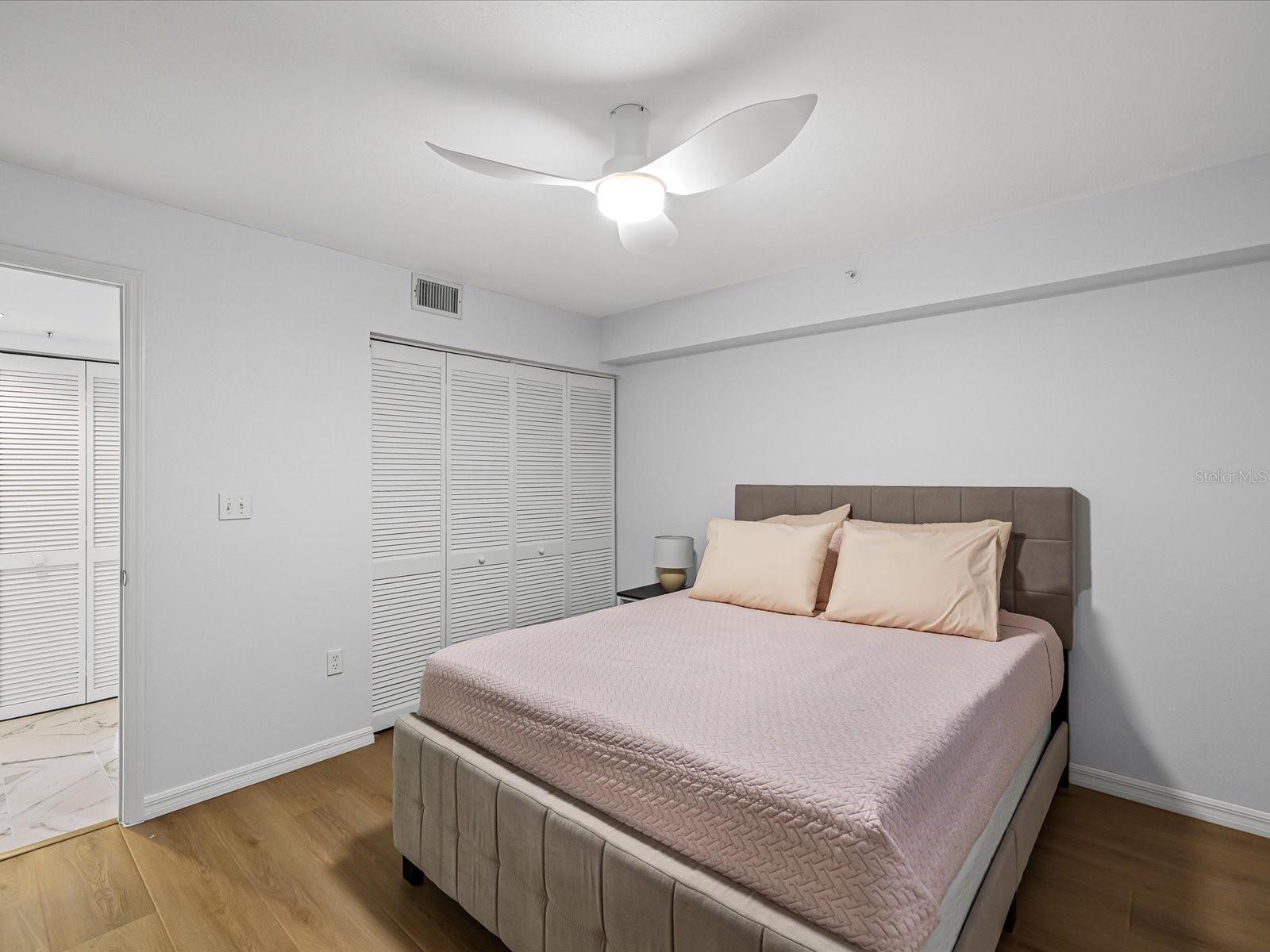 SILVER SANDS BEACH & RACQUET CLUB - Residential Lease