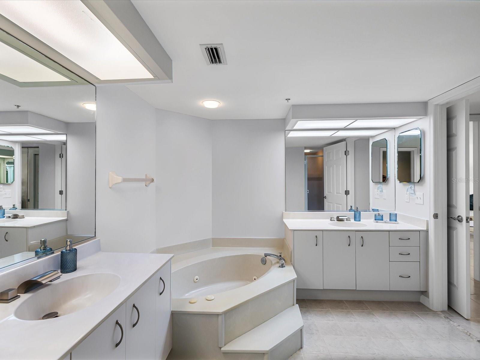 SILVER SANDS BEACH & RACQUET CLUB - Residential Lease