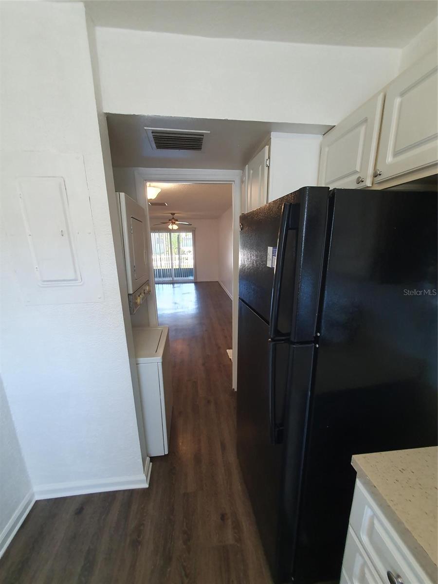 HIDDEN LAKE VILLAS - Residential Lease