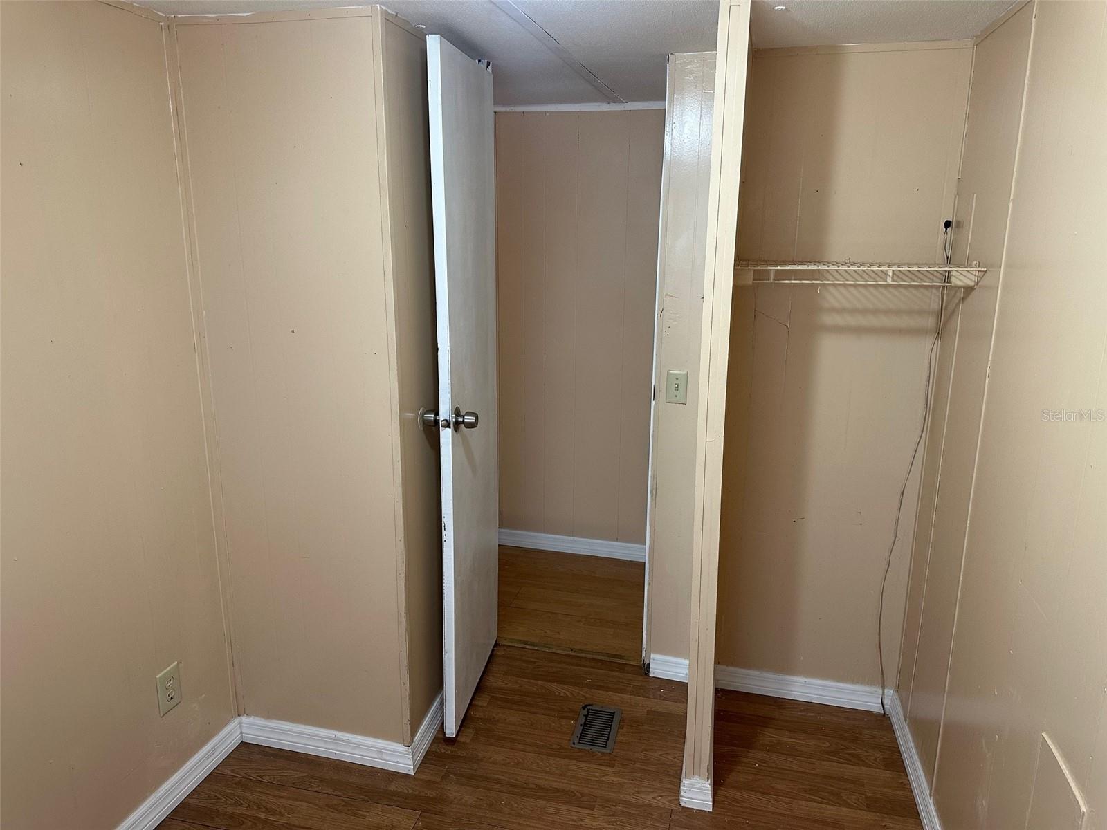 SHADY HILLS PARK SOUTH - Residential