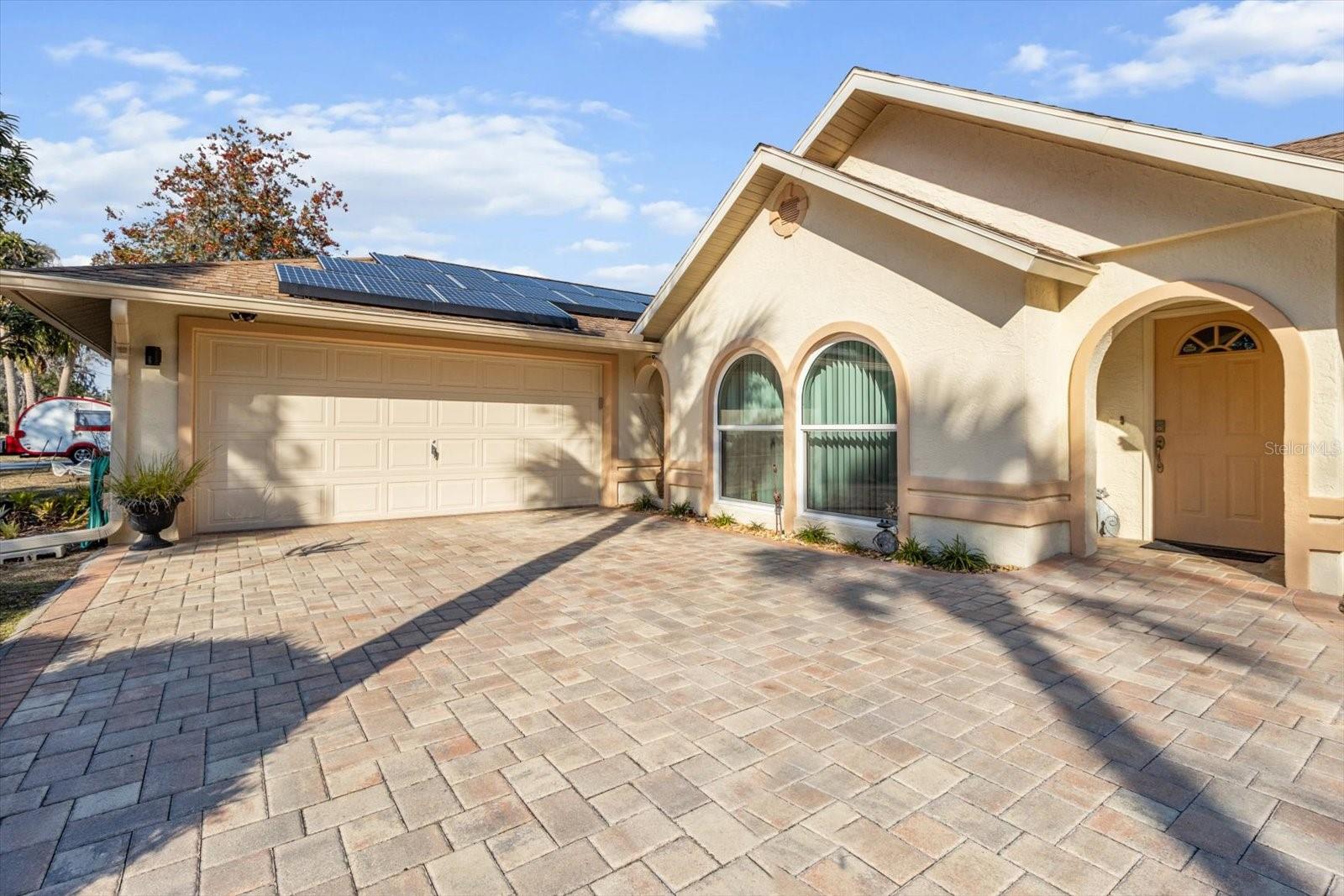 84 N COUNTRY CLUB DRIVE