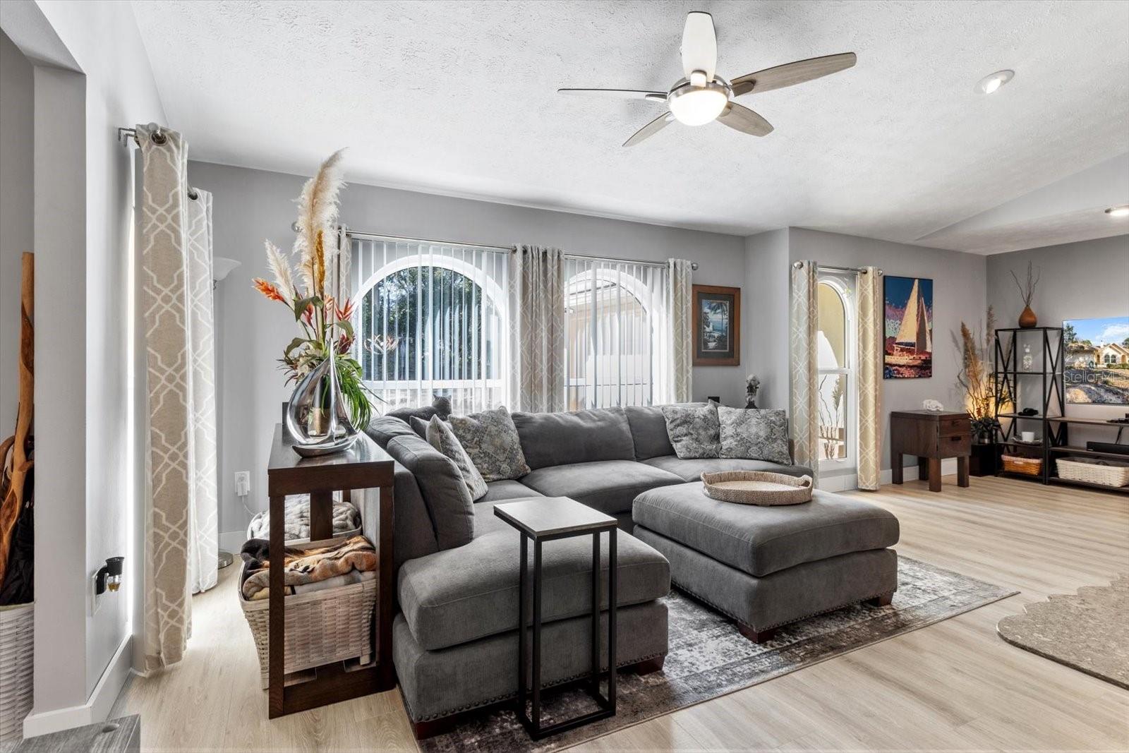 PARADISE COUNTRY CLUB UNIT 02 - Residential