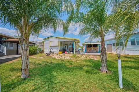 A home in LAKE WALES