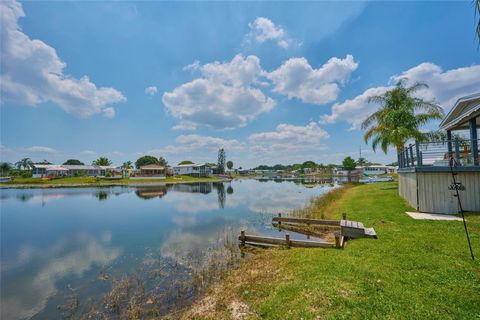 A home in LAKE WALES