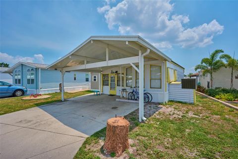 A home in LAKE WALES