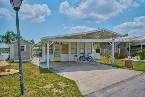 A home in LAKE WALES