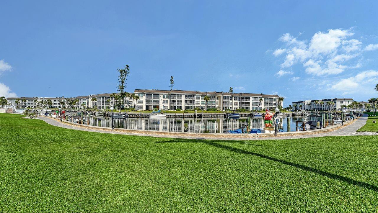 LONGBOAT HARBOUR - Residential