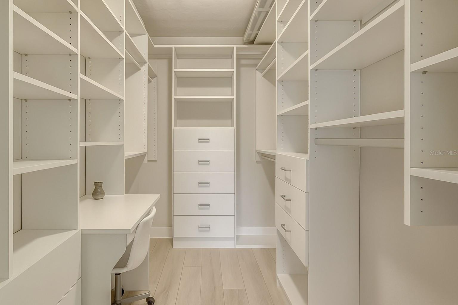 LONGBOAT HARBOUR - Residential