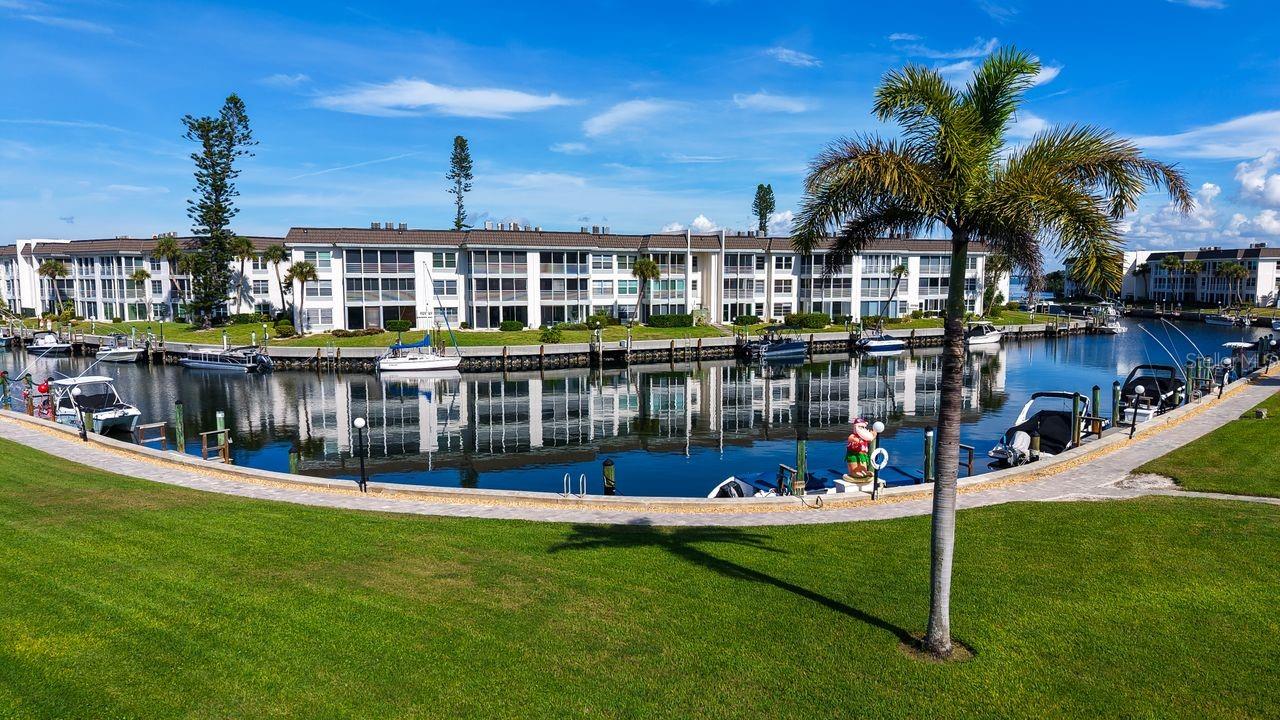 LONGBOAT HARBOUR - Residential