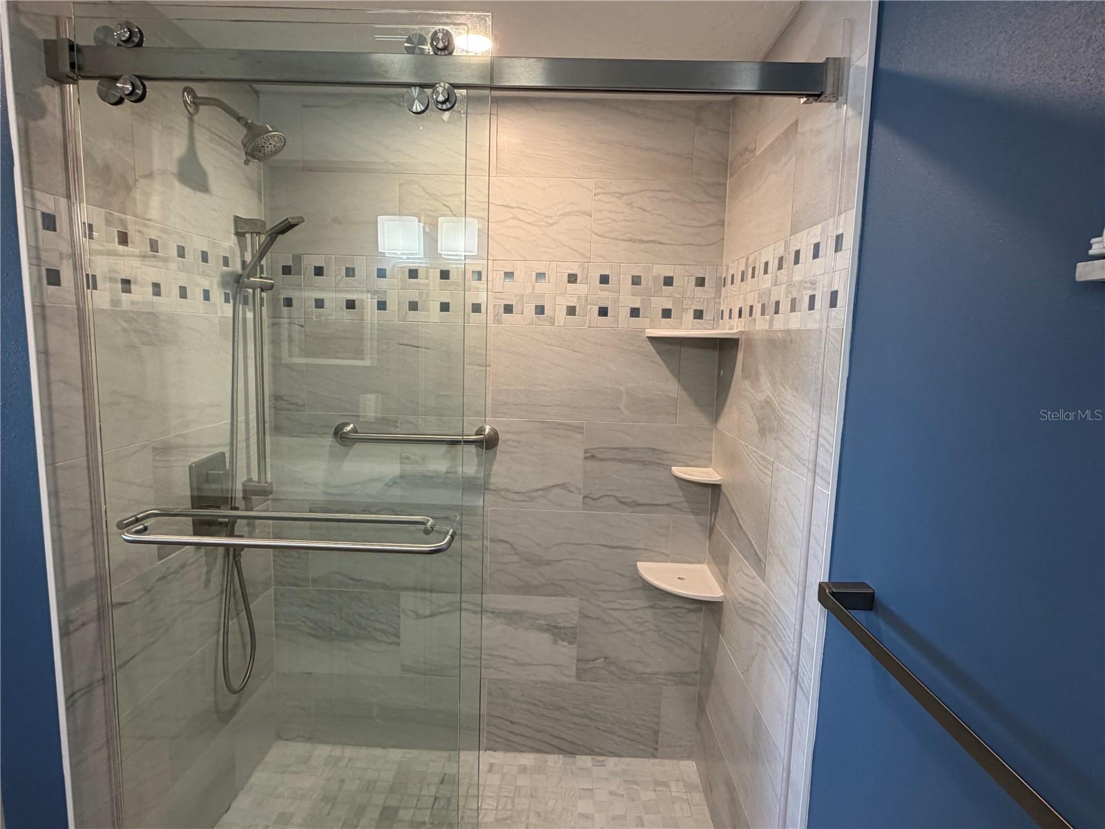 LONGBOAT HARBOUR - Residential