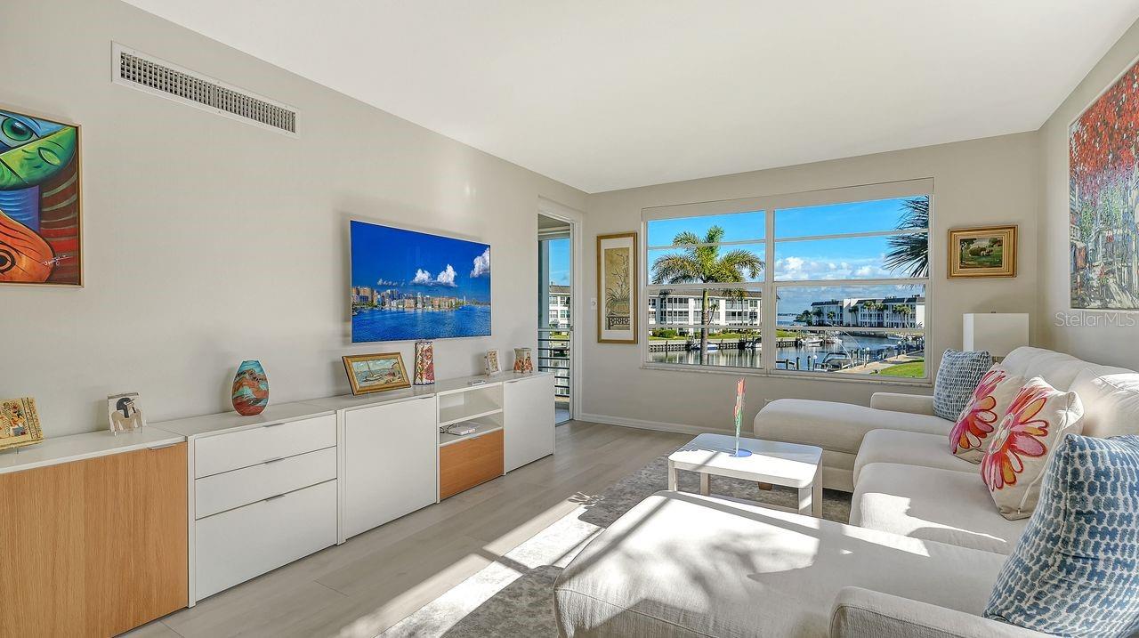 LONGBOAT HARBOUR - Residential