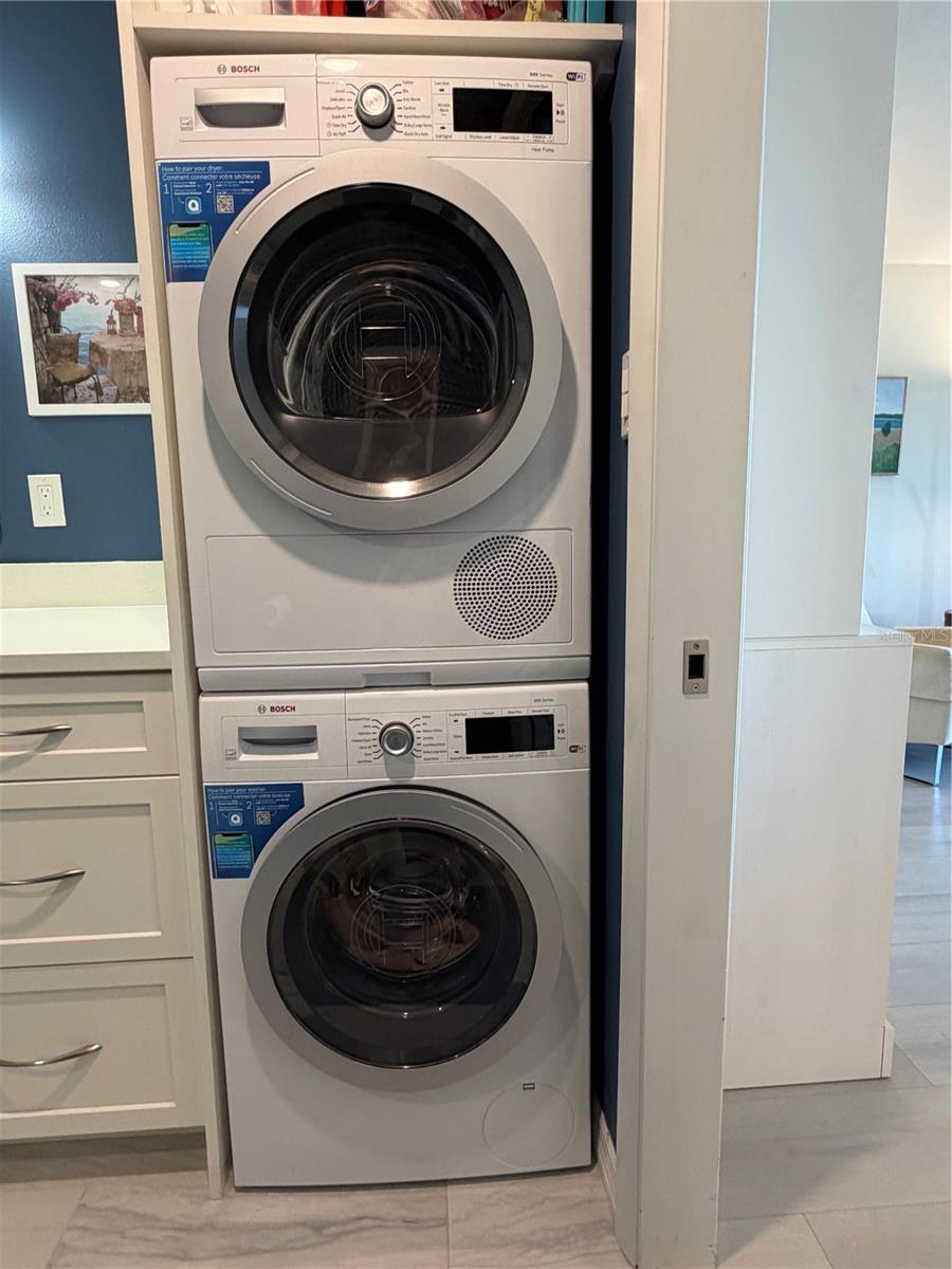 LONGBOAT HARBOUR - Residential