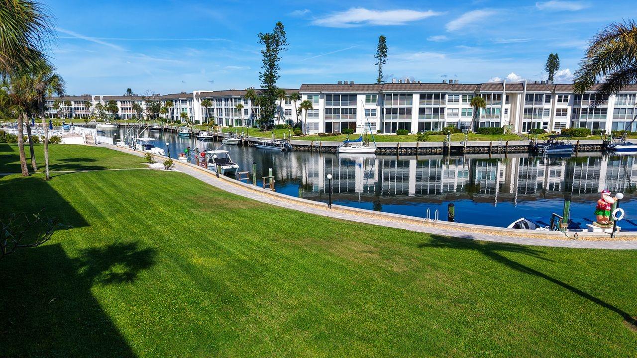 LONGBOAT HARBOUR - Residential