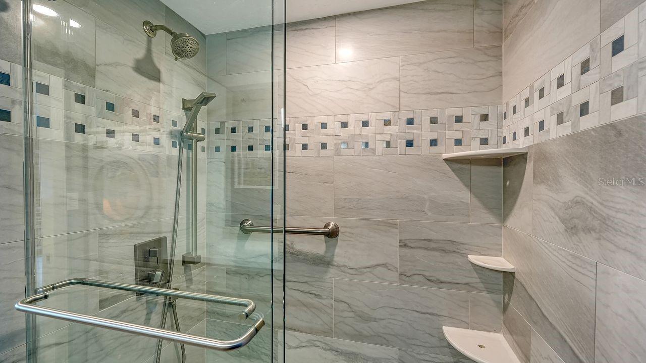 LONGBOAT HARBOUR - Residential