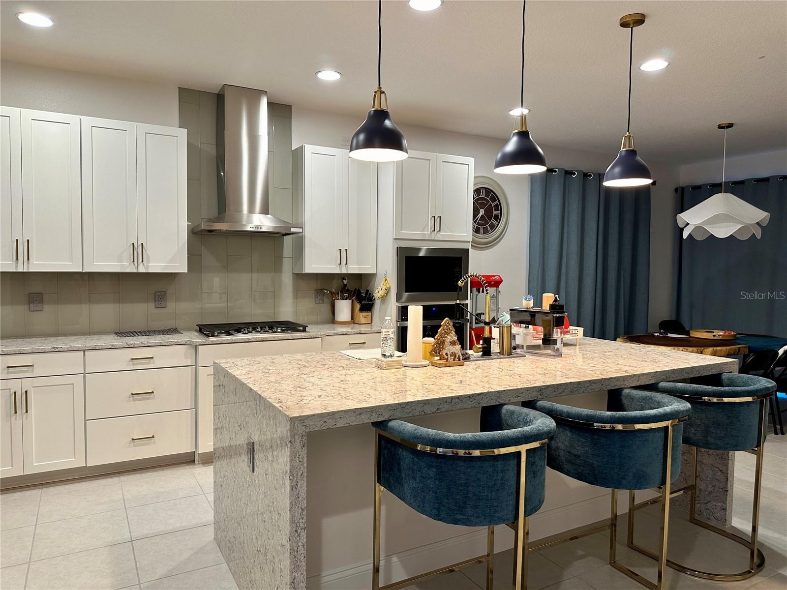 ENCORE/OVATION-PH 3 - Residential Lease