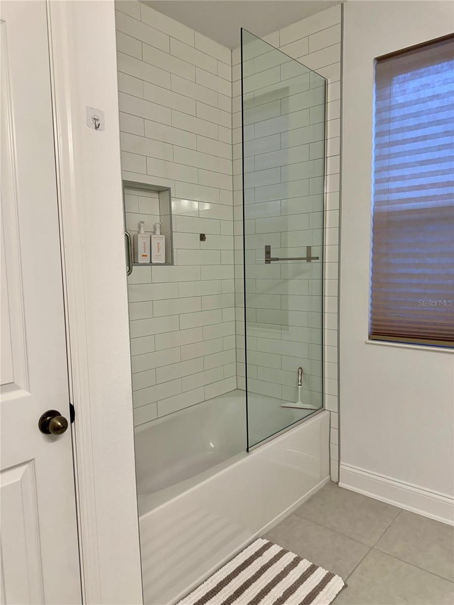 ENCORE/OVATION-PH 3 - Residential Lease