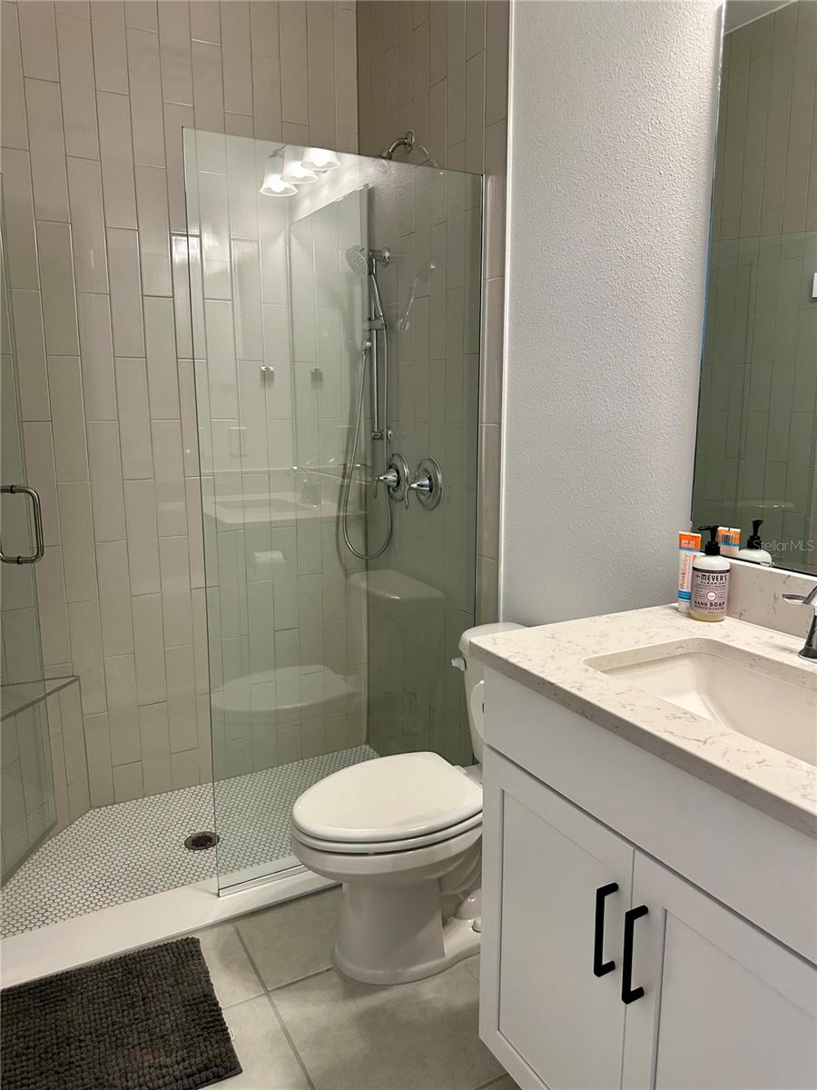 ENCORE/OVATION-PH 3 - Residential Lease