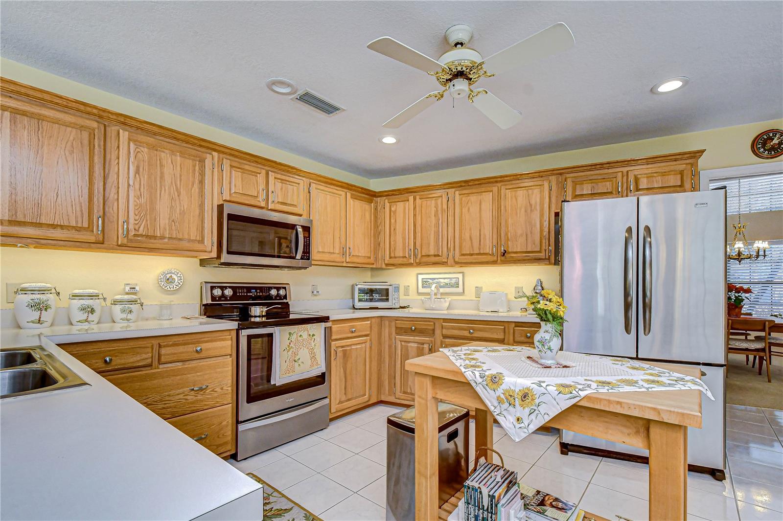 RIVER HILLS COUNTRY CLUB PH - Residential