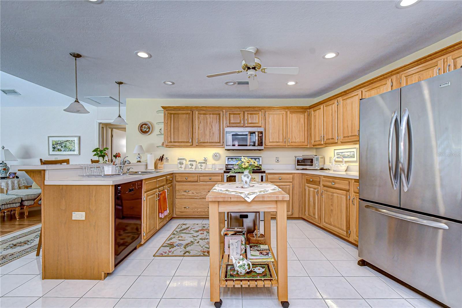 RIVER HILLS COUNTRY CLUB PH - Residential