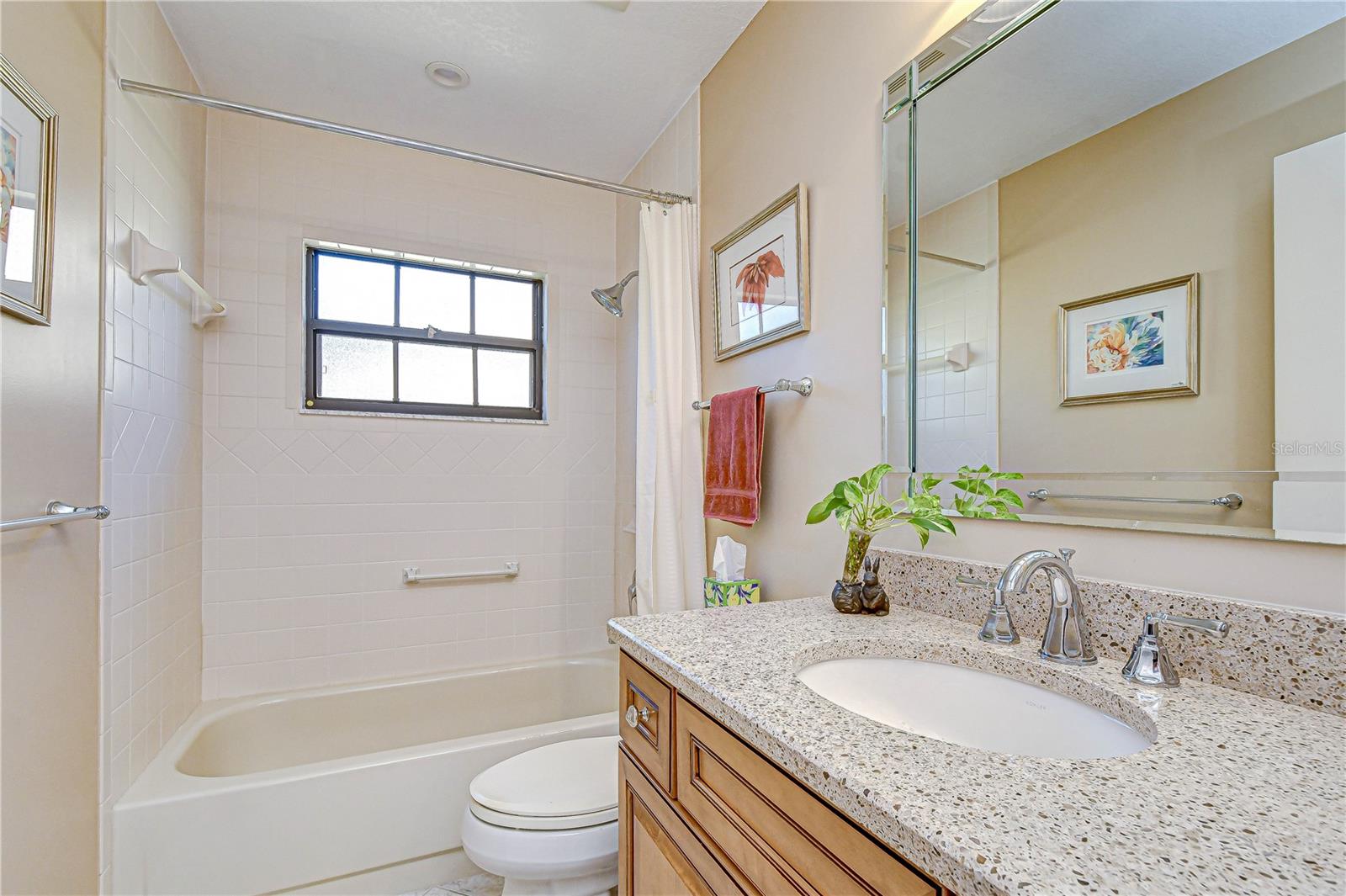 RIVER HILLS COUNTRY CLUB PH - Residential