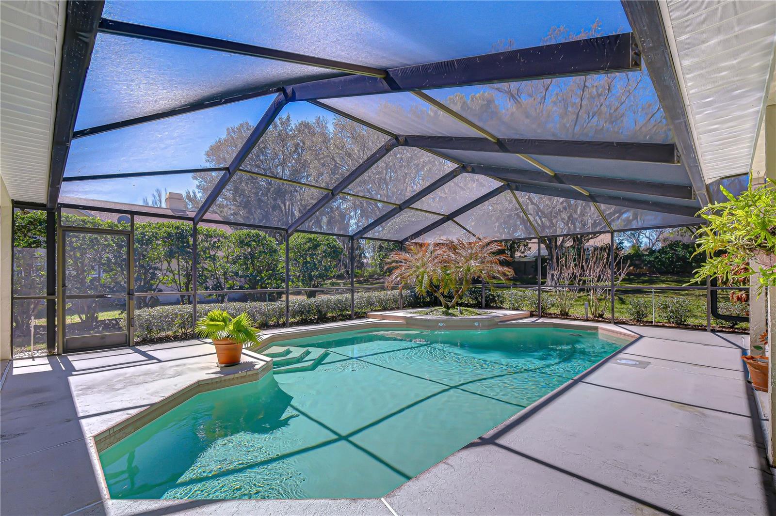 RIVER HILLS COUNTRY CLUB PH - Residential