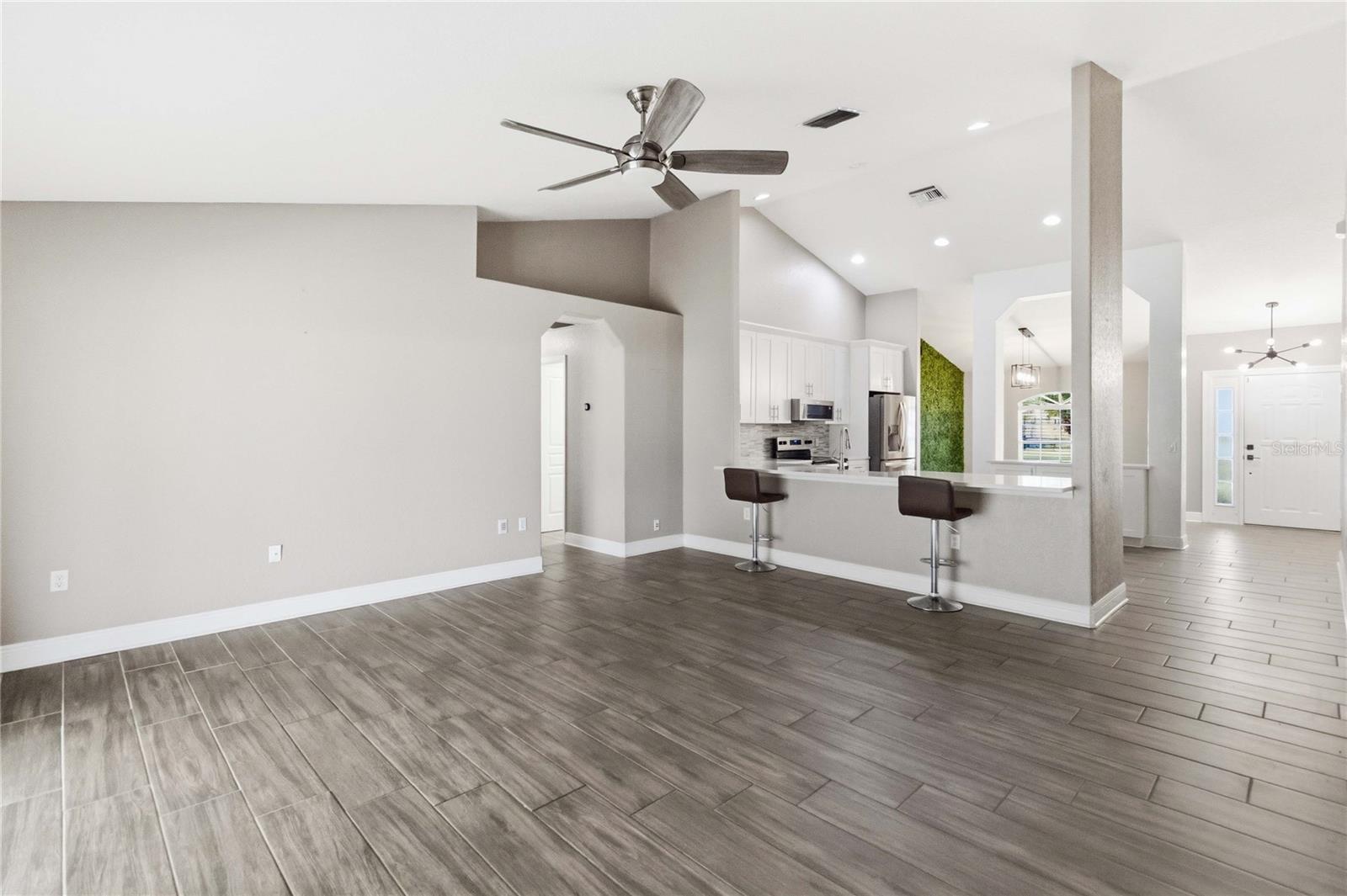 CANOE CREEK LAKES UNIT 4 - Residential