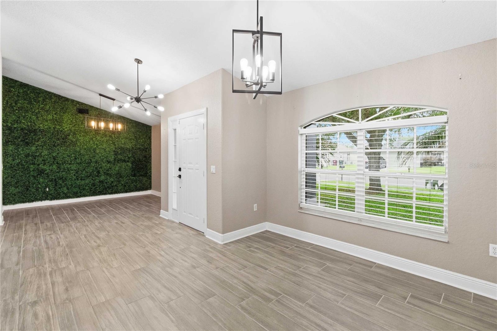 CANOE CREEK LAKES UNIT 4 - Residential