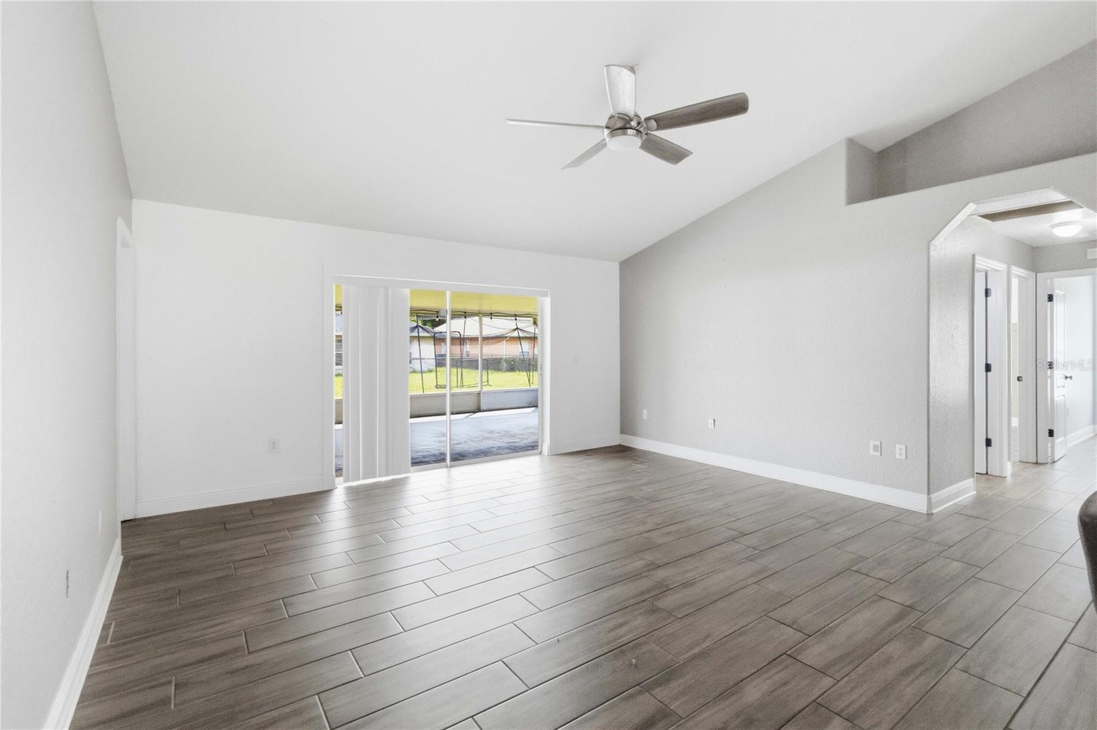 CANOE CREEK LAKES UNIT 4 - Residential